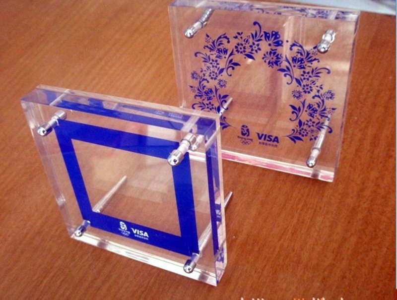 亚克力展示盒：走进现代商业的精美之选